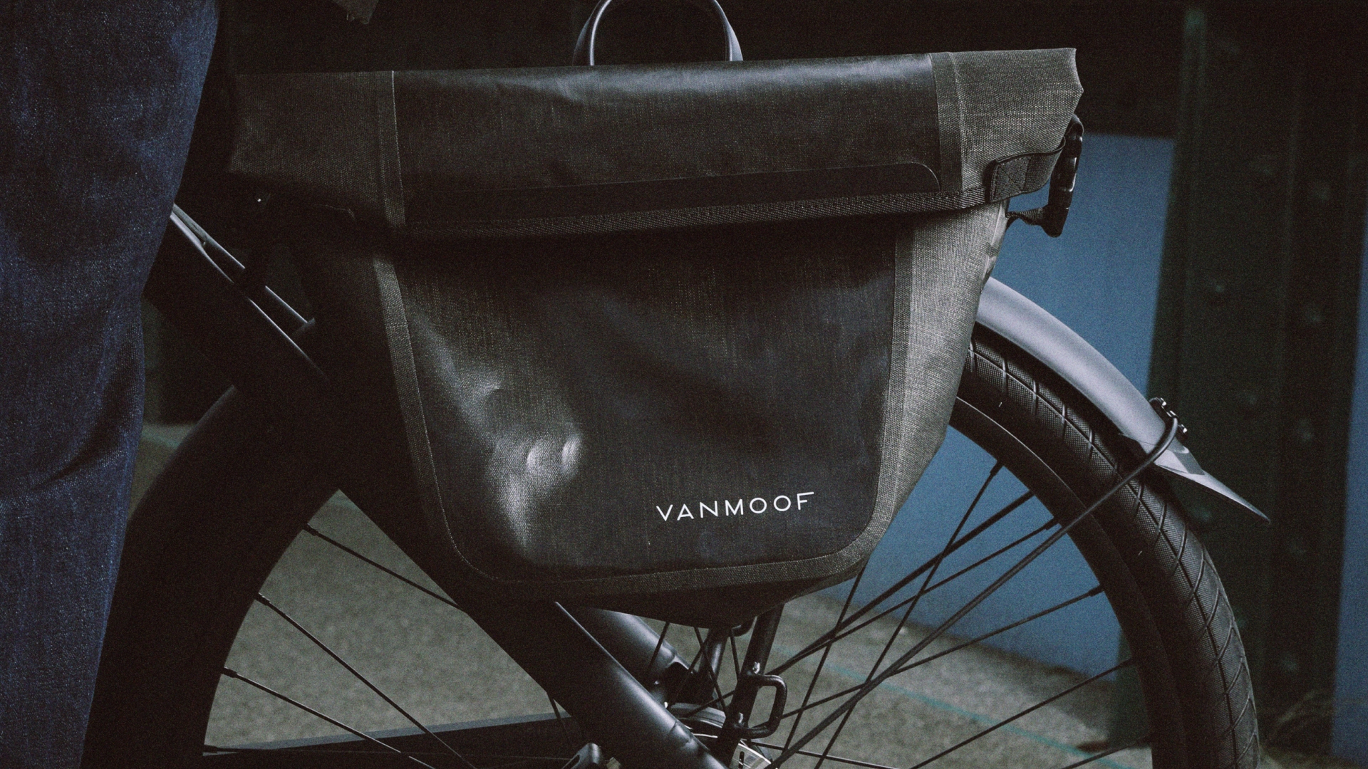 Small Pannier Bag fits all rear carriers | VanMoof