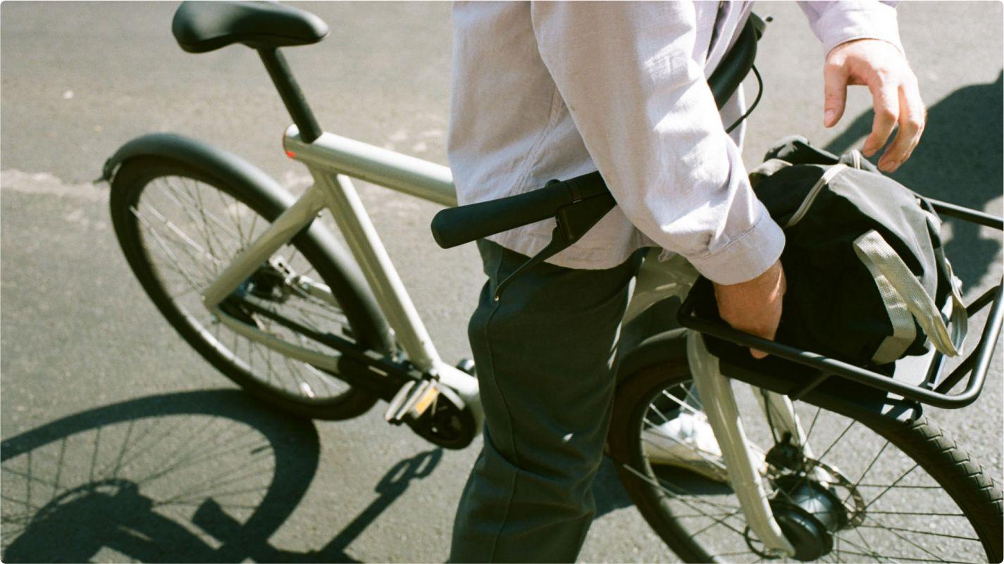 Landscape topdown shot of person leaning on a S5 with front carrier
